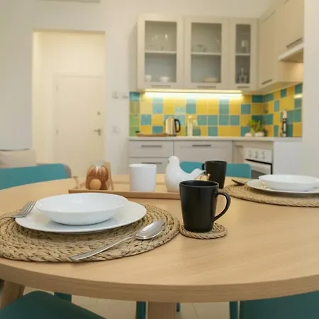 Convenient Tram With Wifi For 4-person Apartment *