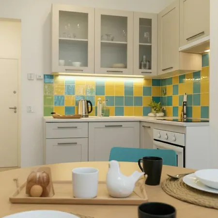 Apartment Convenient Tram With Wifi For 4-person *