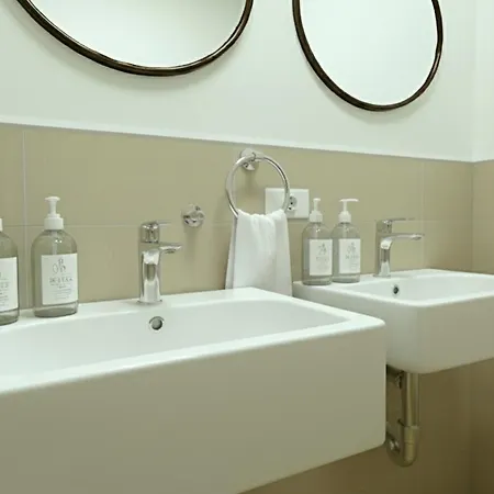 Apartment Convenient Tram With Wifi For 4-person Trieste
